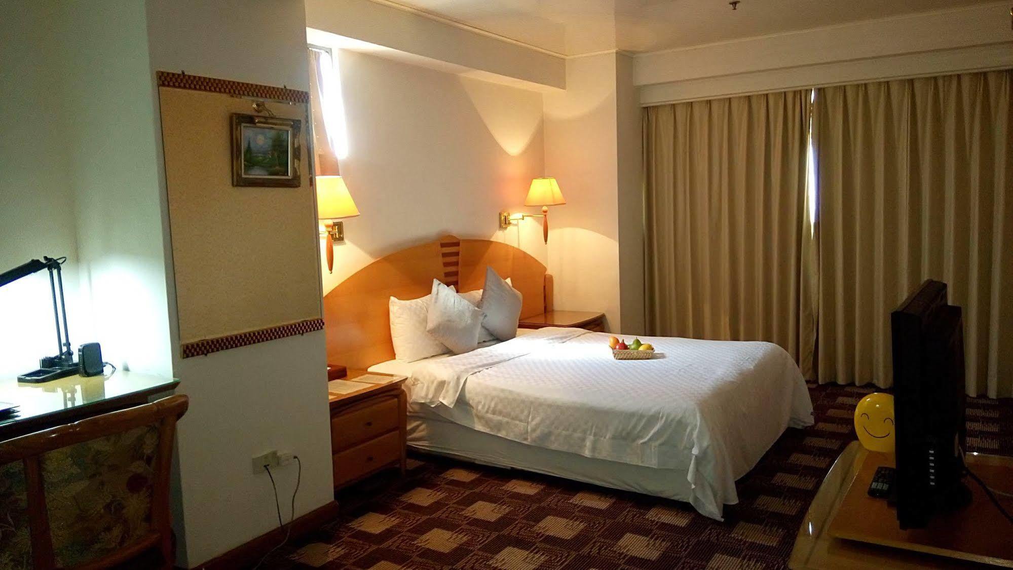 Berkeley Business Hotel Zhongzheng Hszincsu Kültér fotó